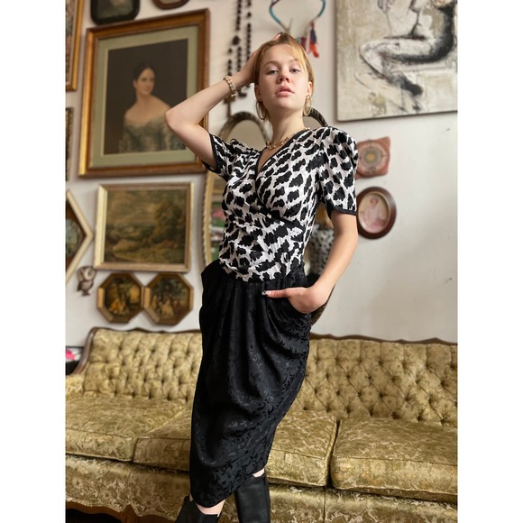 80’s Vintage Vixen Polyester Abstract Patterned Satin Dress Size 4 - Picture 5 of 7